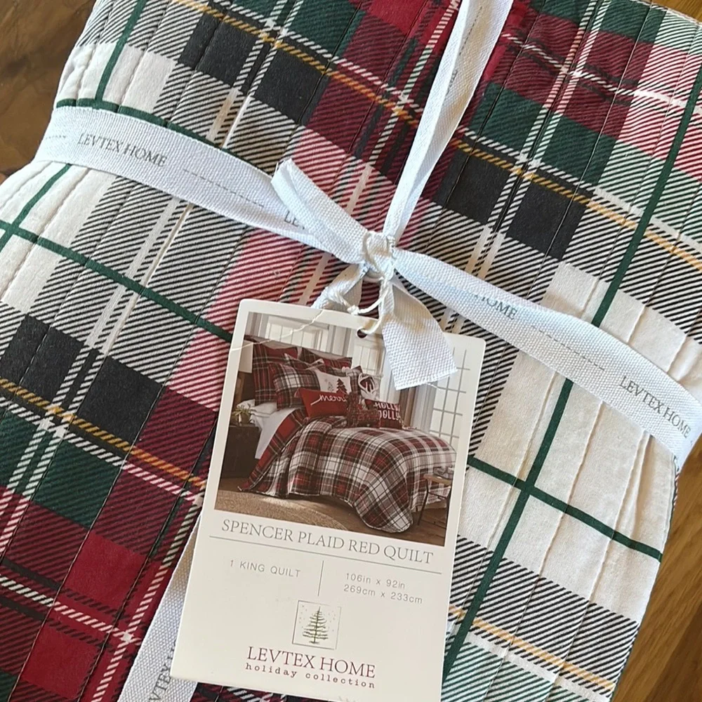 Levtex Red Green Plaid Quilt